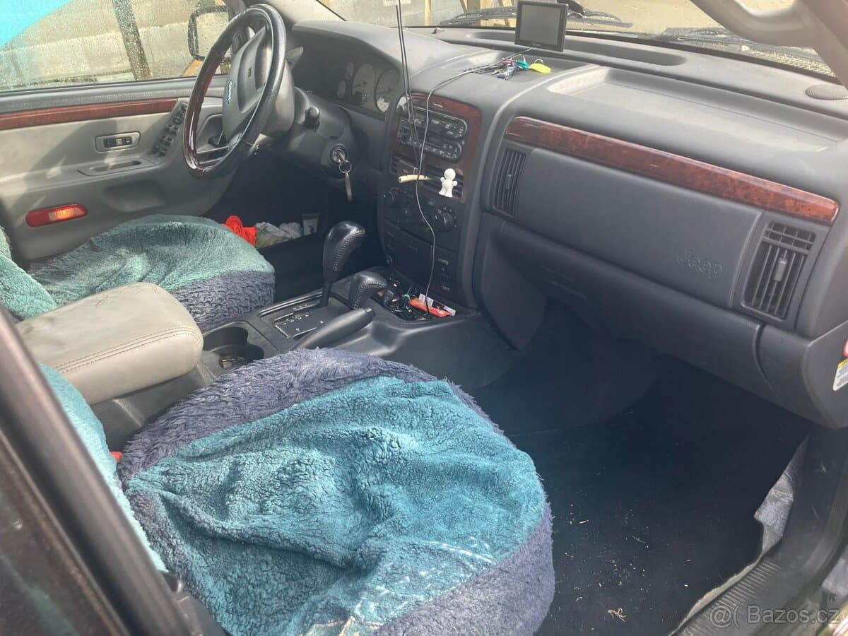 Jeep CHEROKEE - 4