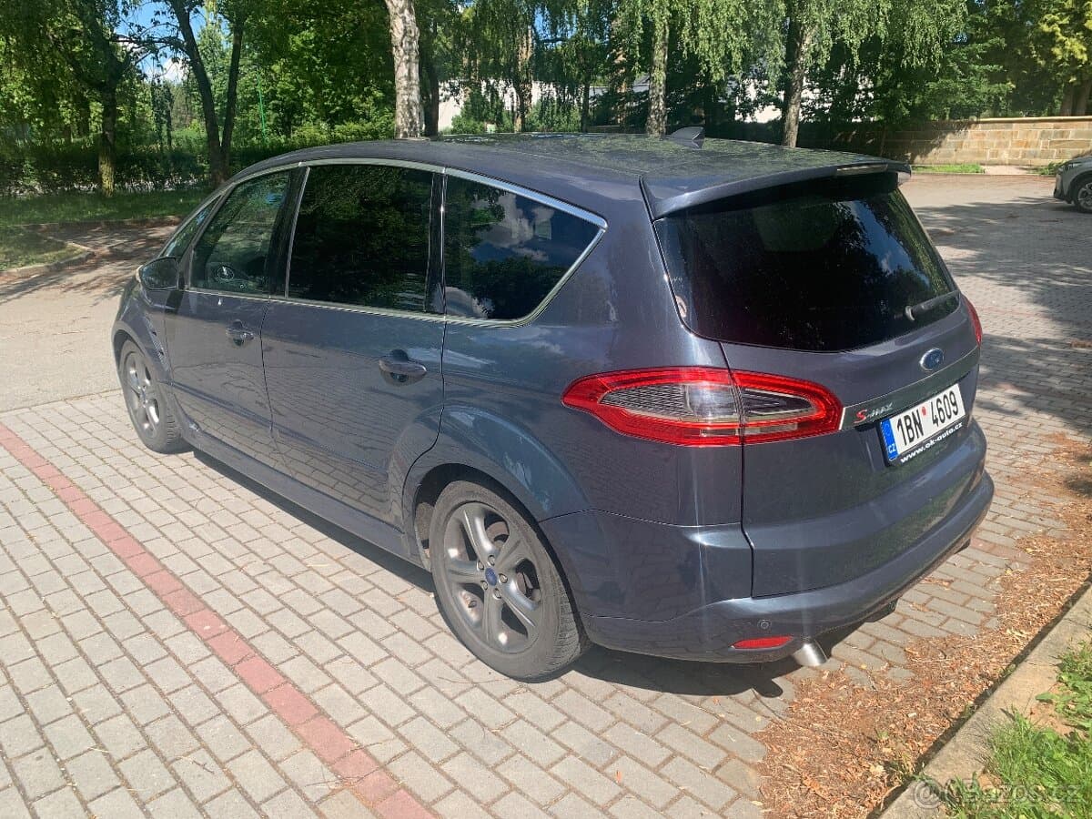2011 Ford S-MAX - 4