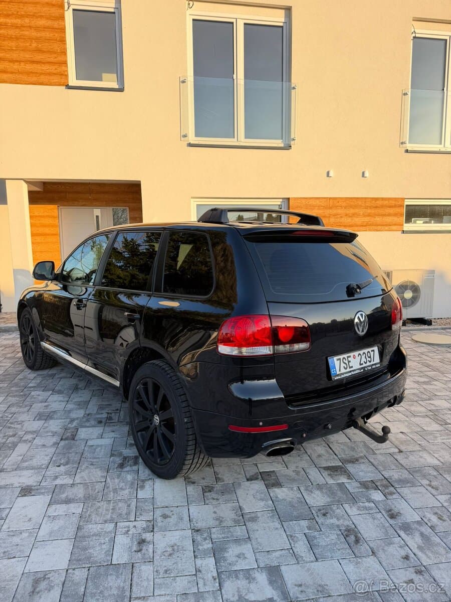 2010 Volkswagen TOUAREG - 4
