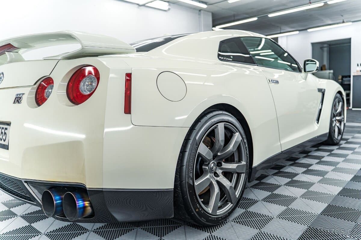 2008 Nissan GT-R - 4