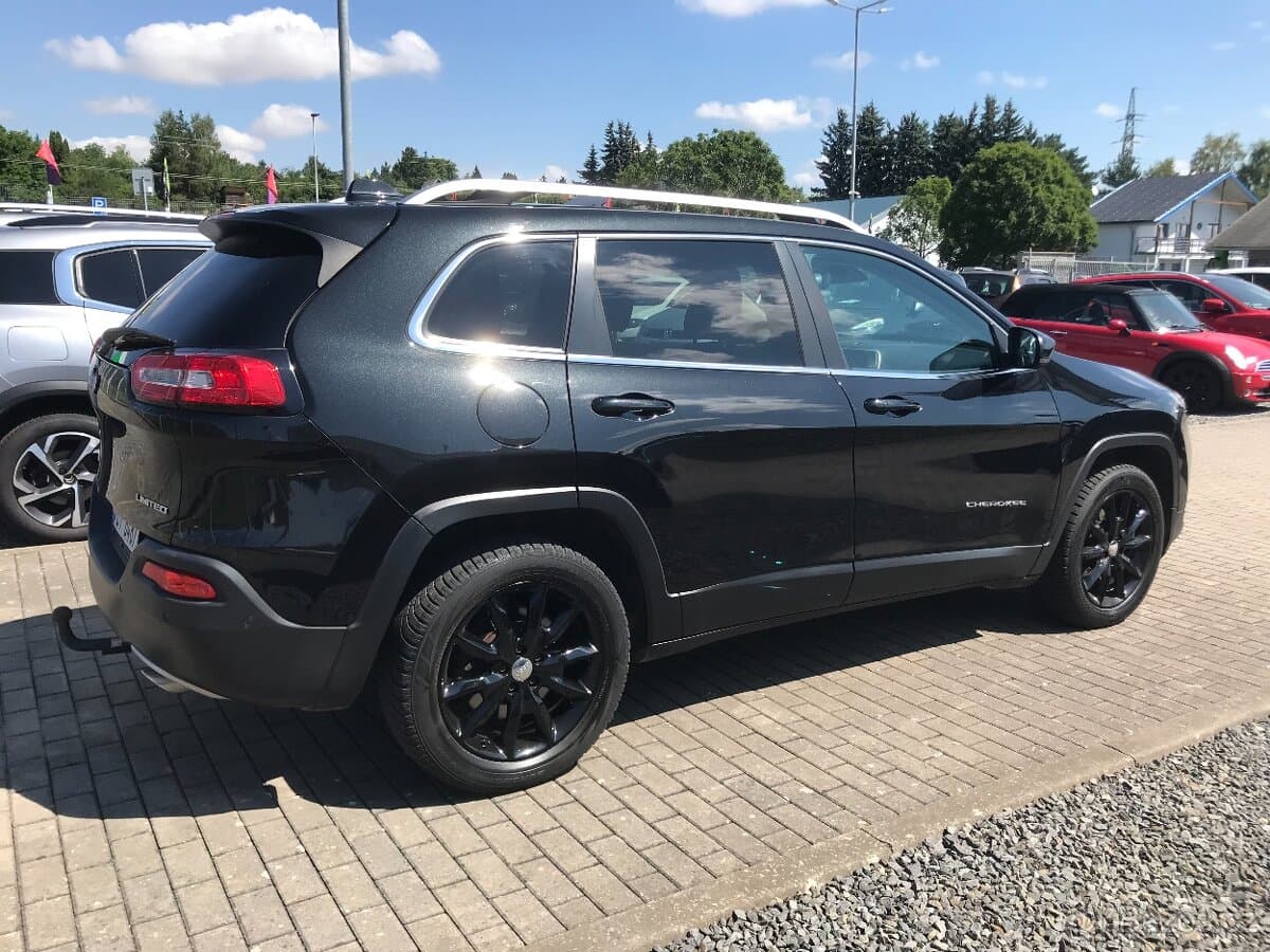2015 Jeep CHEROKEE - 4