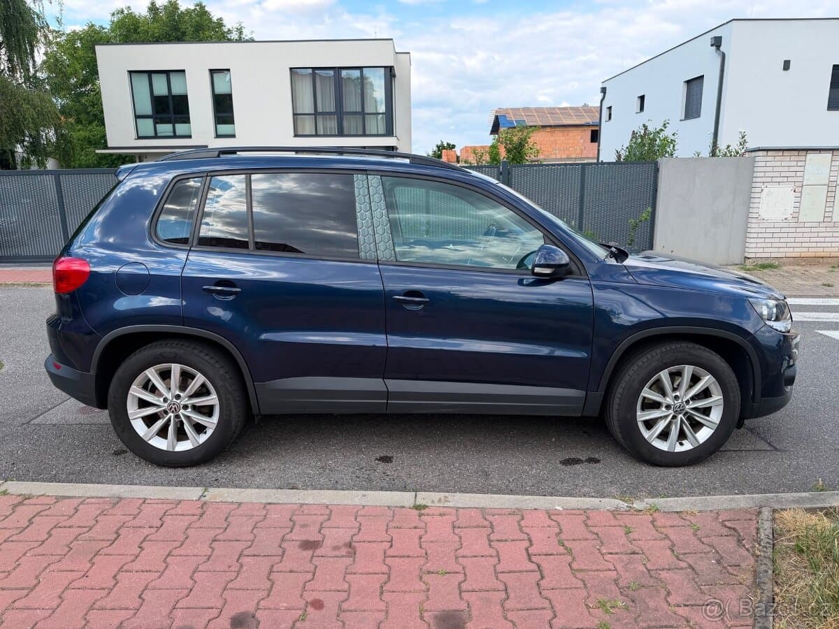 2012 Volkswagen TIGUAN - 4