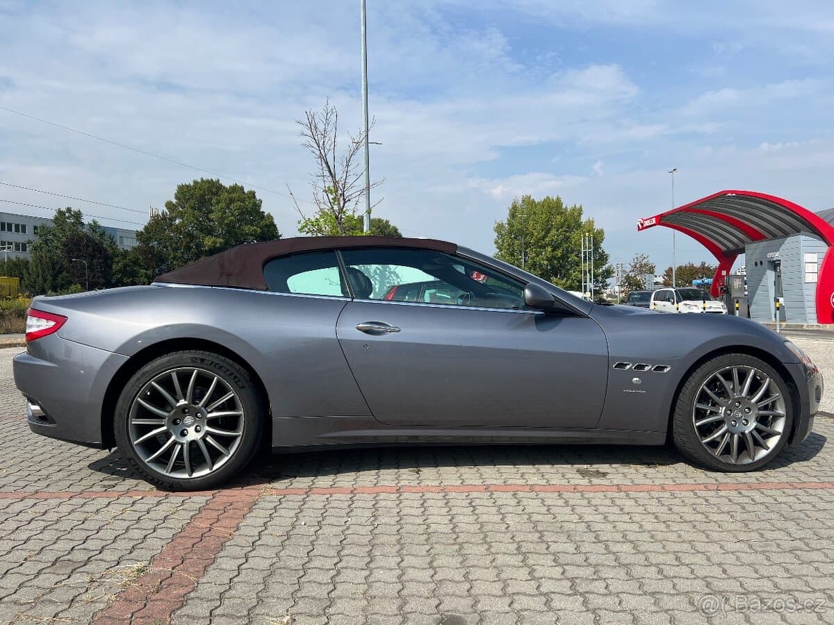 2011 Maserati GRANCABRIO - 4