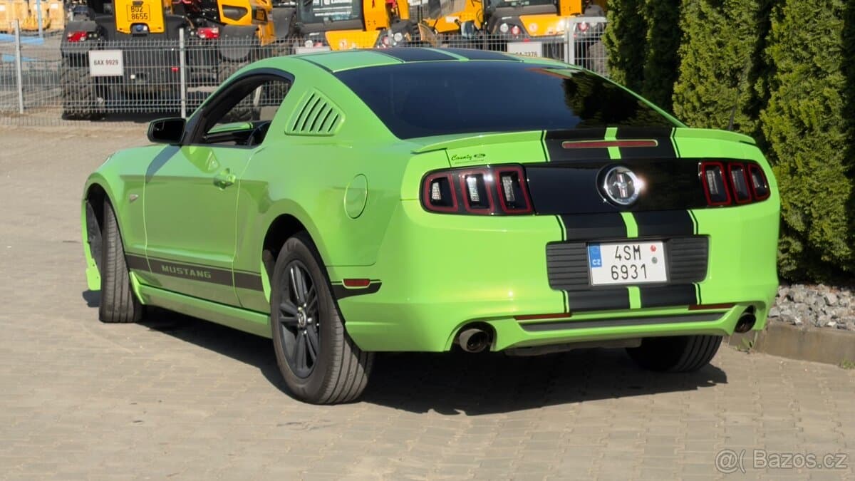 2013 Ford MUSTANG - 4