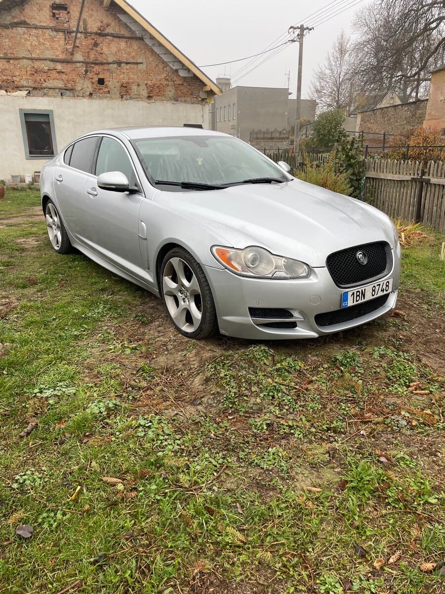 2011 Jaguar XF - 4