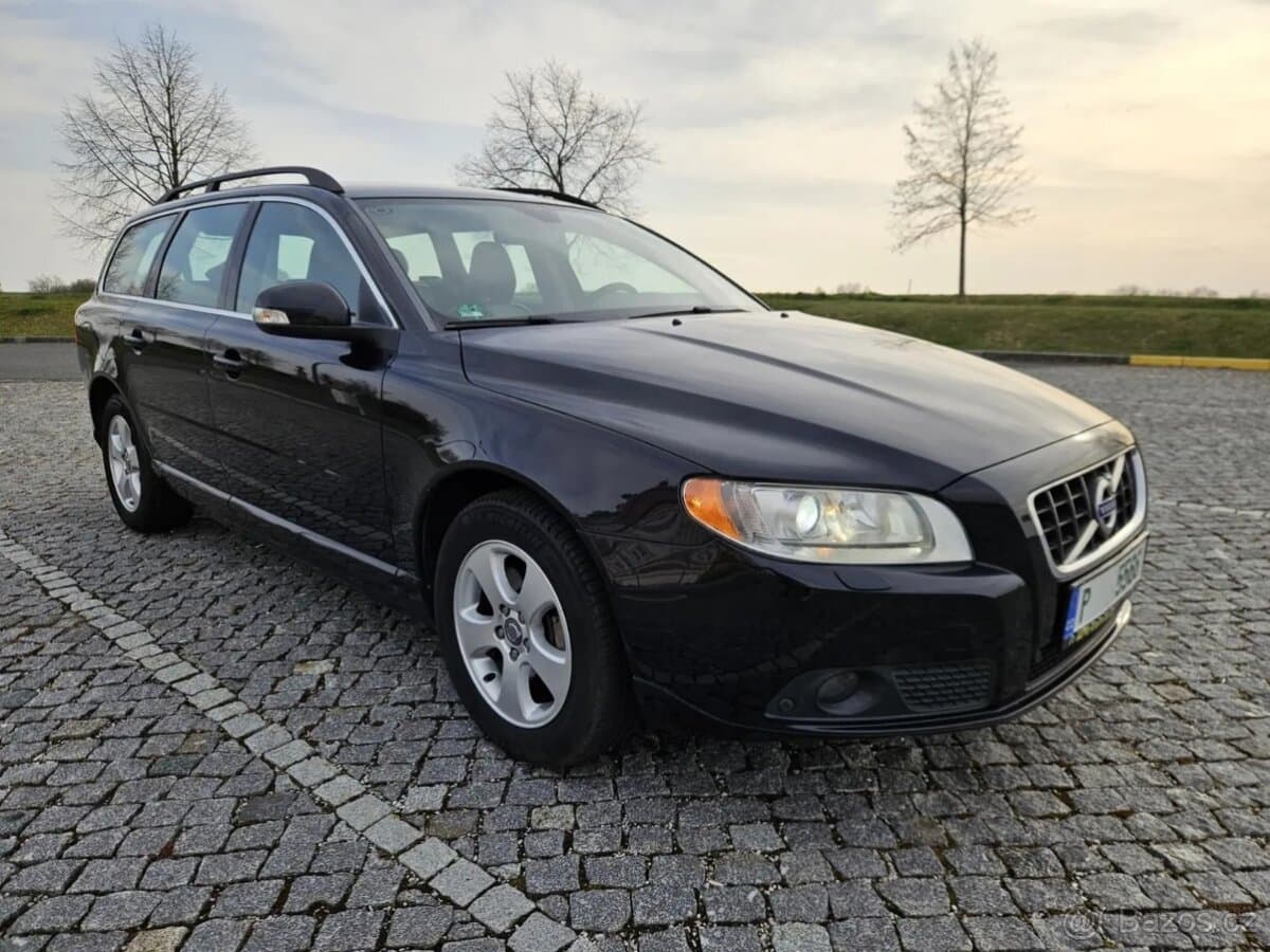 2010 Volvo V70 - 4