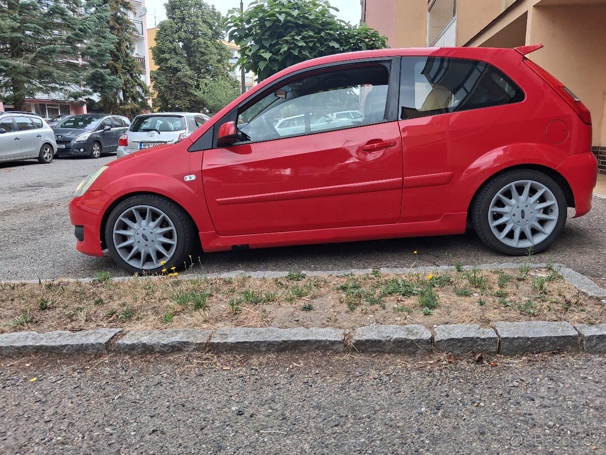 2005 Ford FIESTA - 4