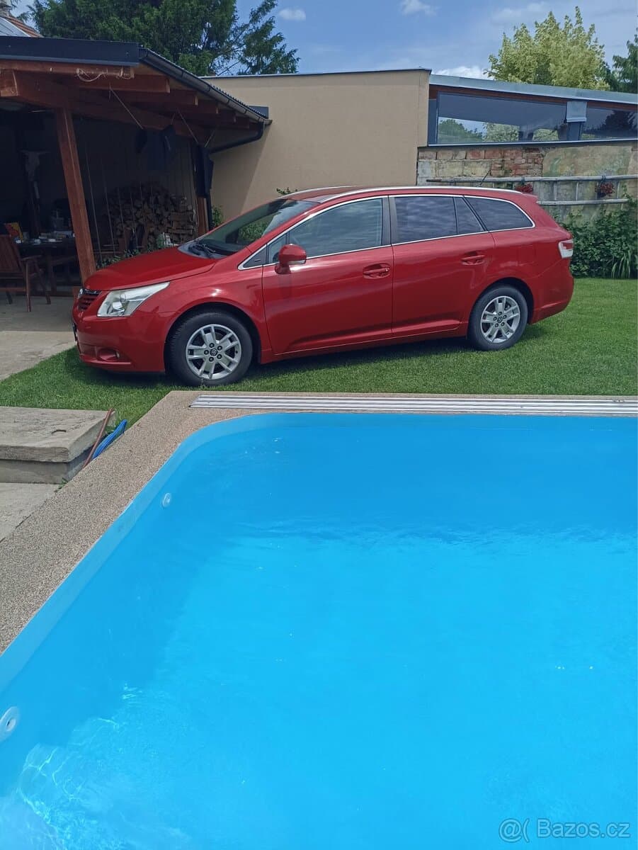 2011 Toyota AVENSIS - 4