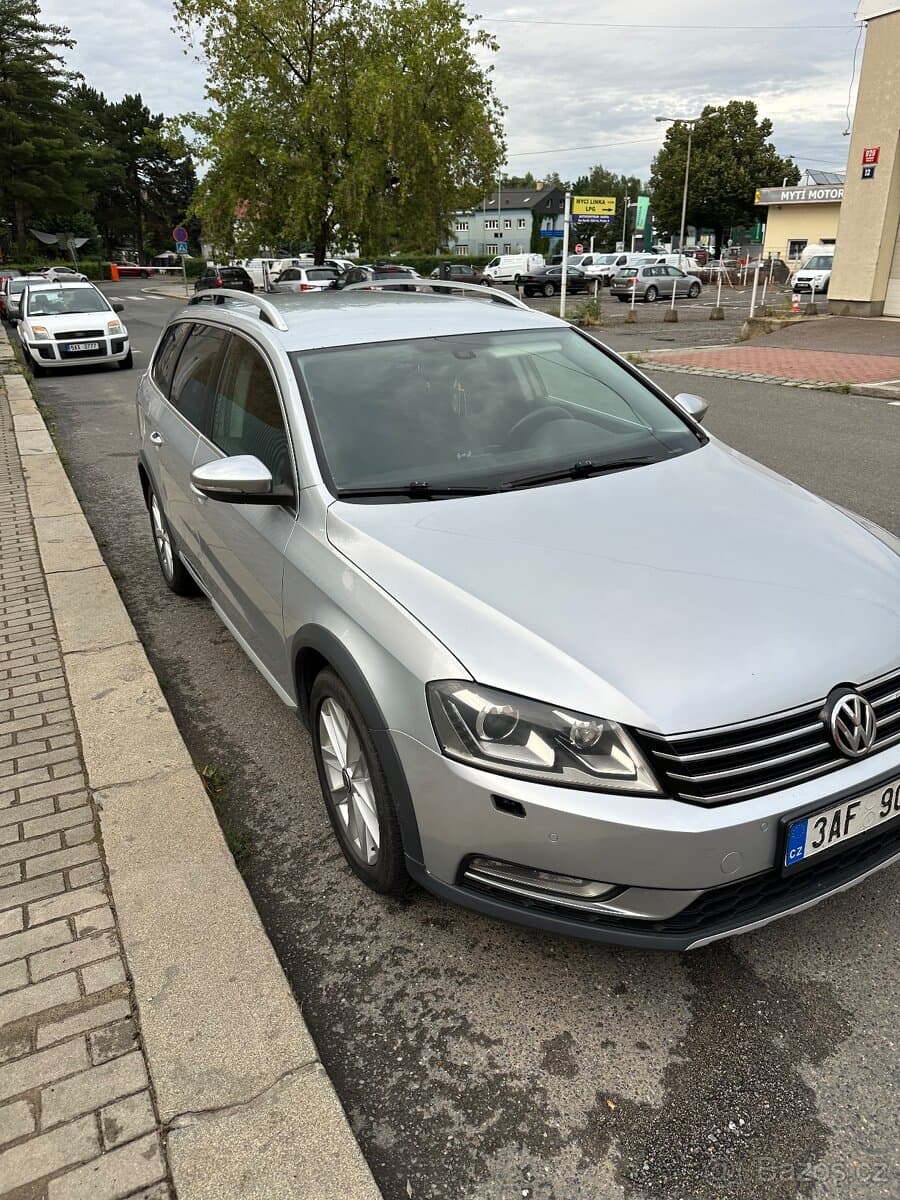 2013 Volkswagen PASSAT - 4