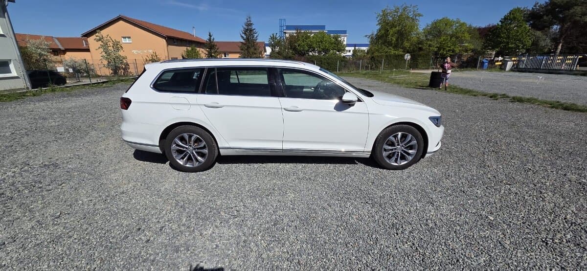 2019 Volkswagen PASSAT - 4
