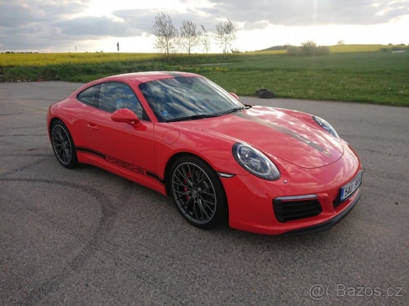 2016 Porsche 911 - 4