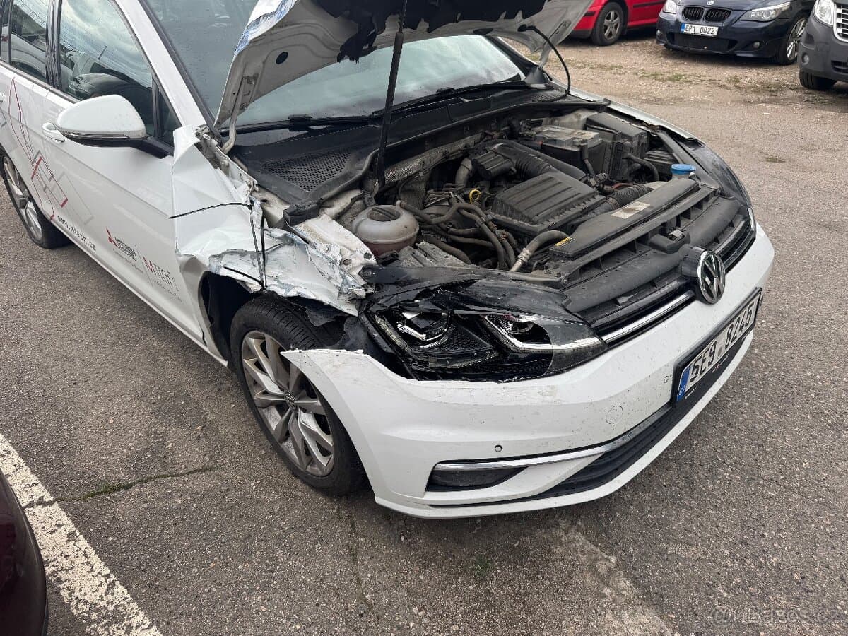 Volkswagen GOLF - 4