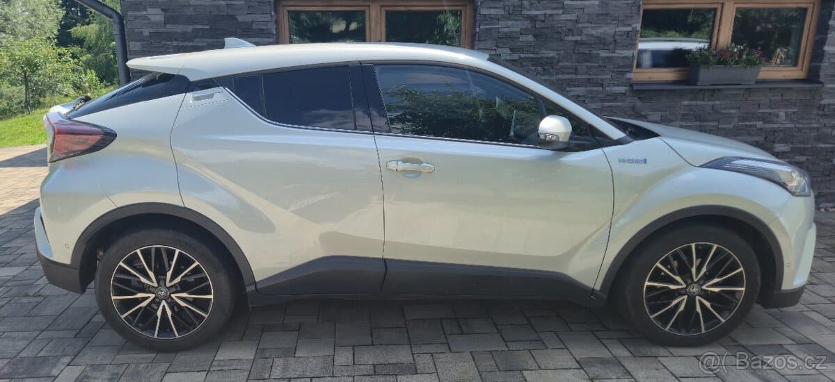 2017 Toyota C-HR - 4