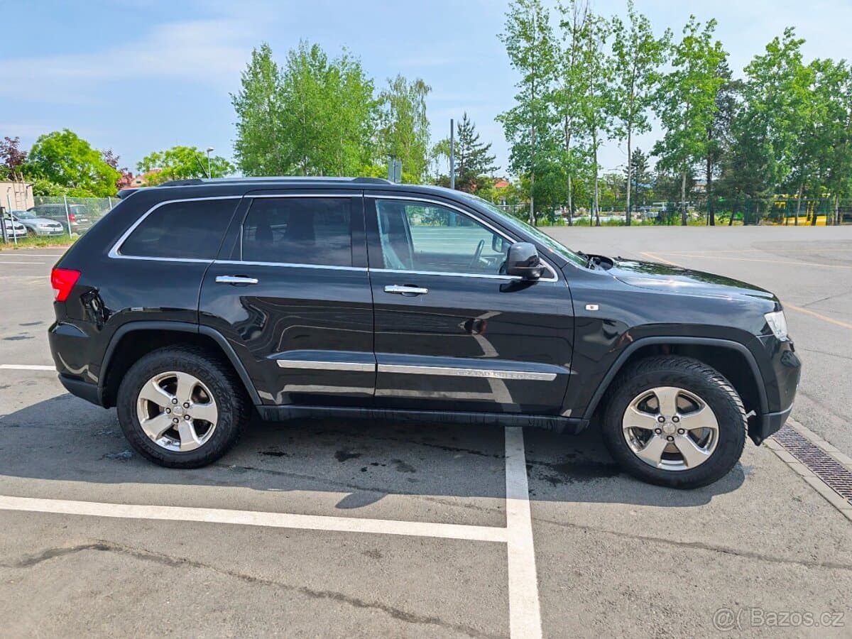 2013 Jeep CHEROKEE - 4