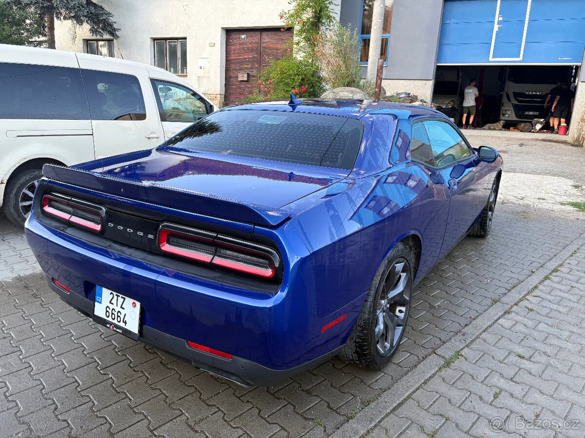2019 Dodge CHALLENGER - 4