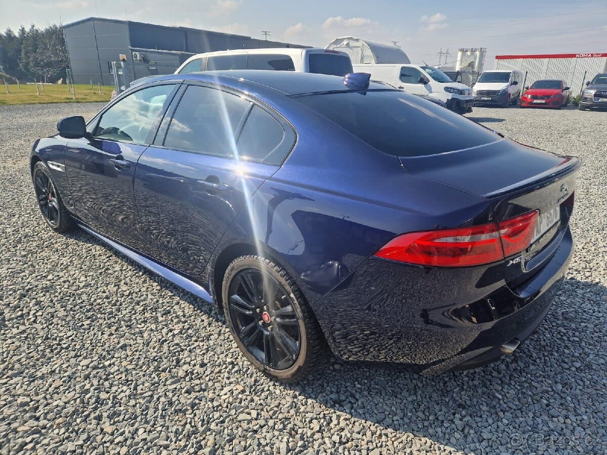 2019 Jaguar XE - 4