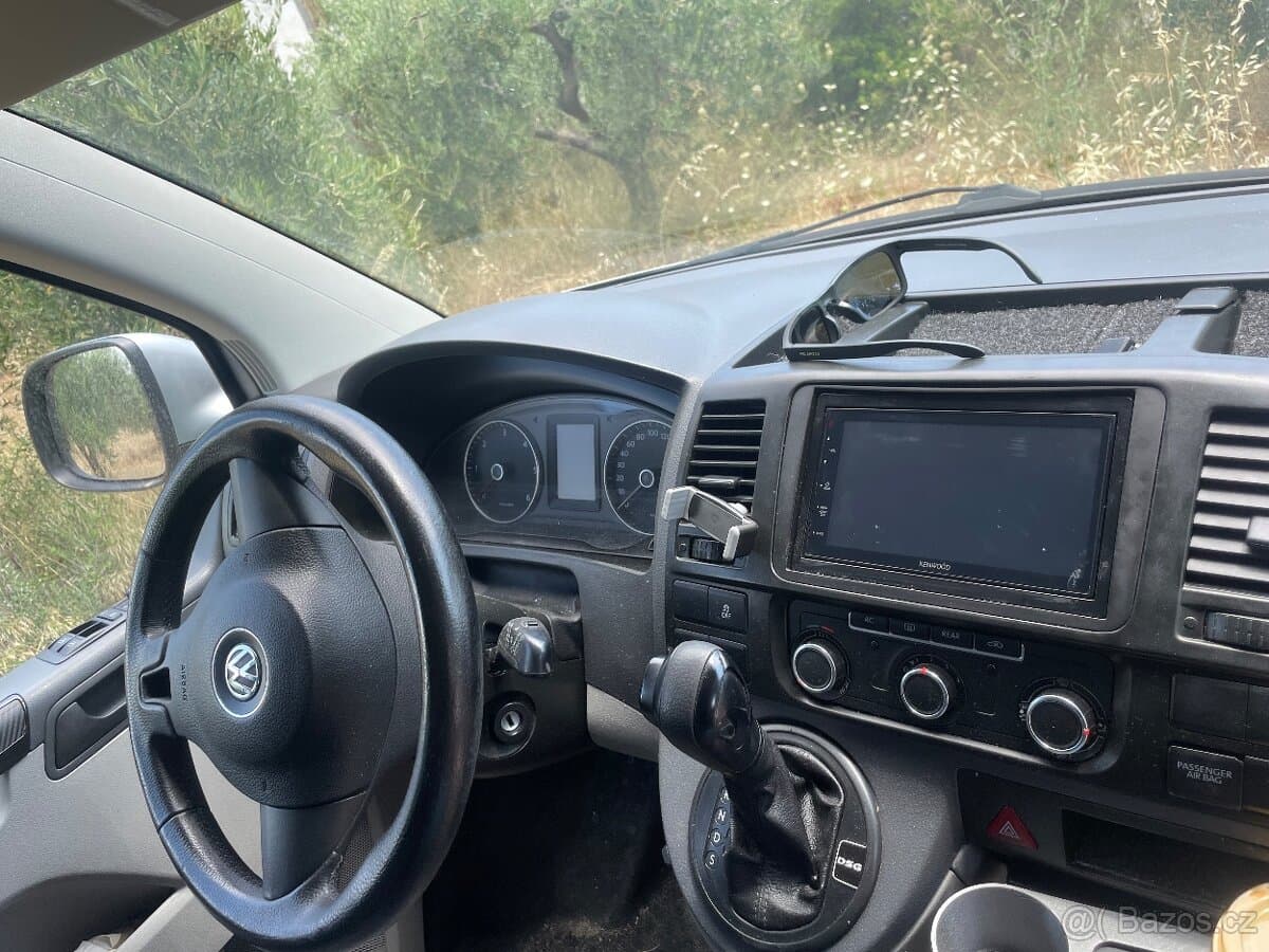 Volkswagen CARAVELLE - 4
