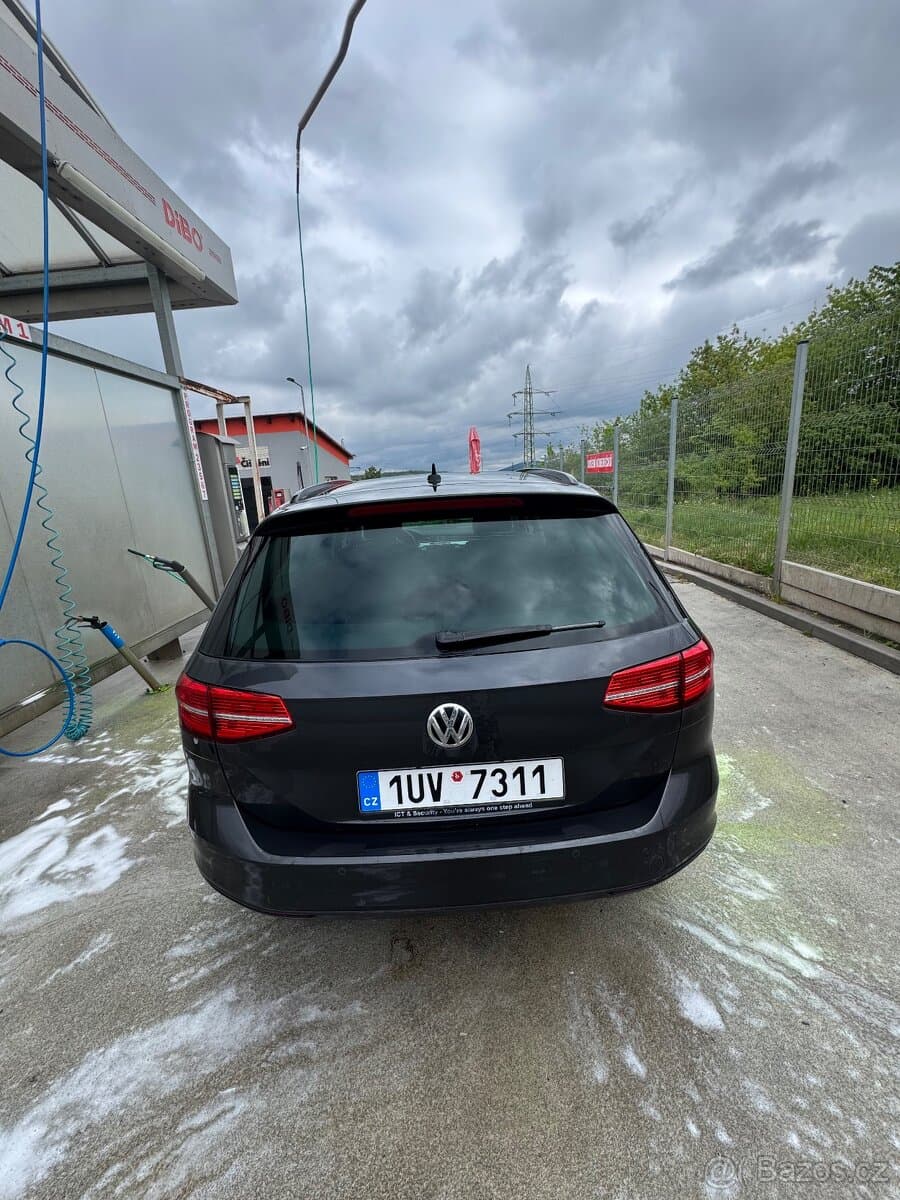 2018 Volkswagen PASSAT - 4