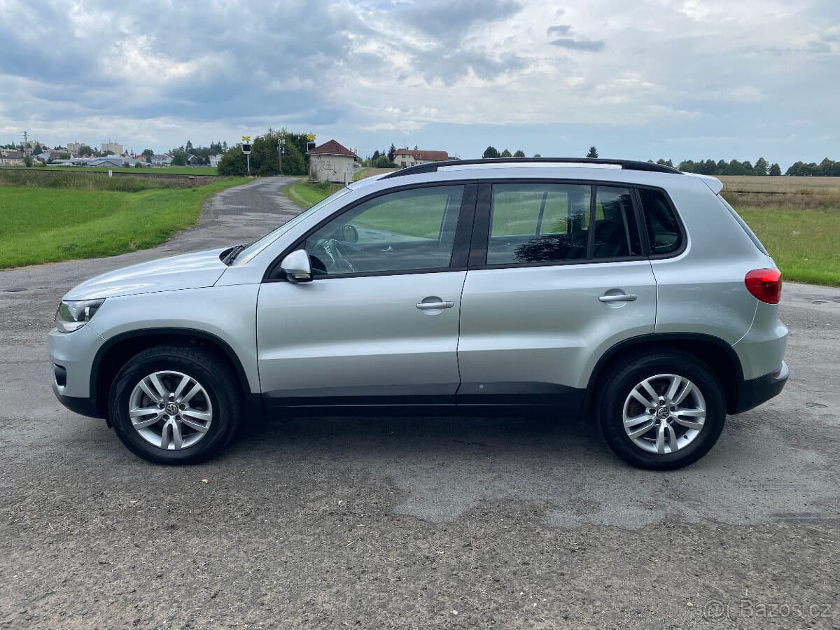 2012 Volkswagen TIGUAN - 4
