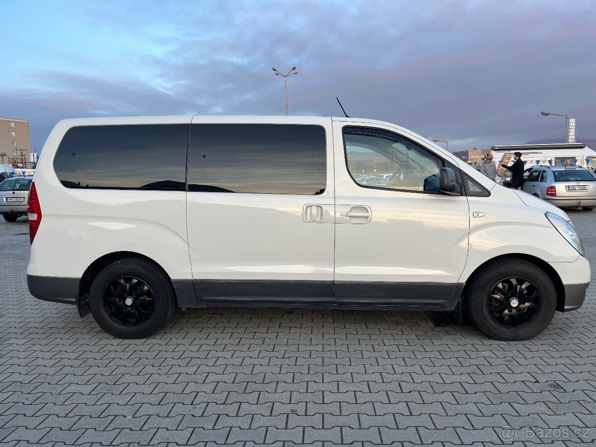 2011 Hyundai H-1 - 4