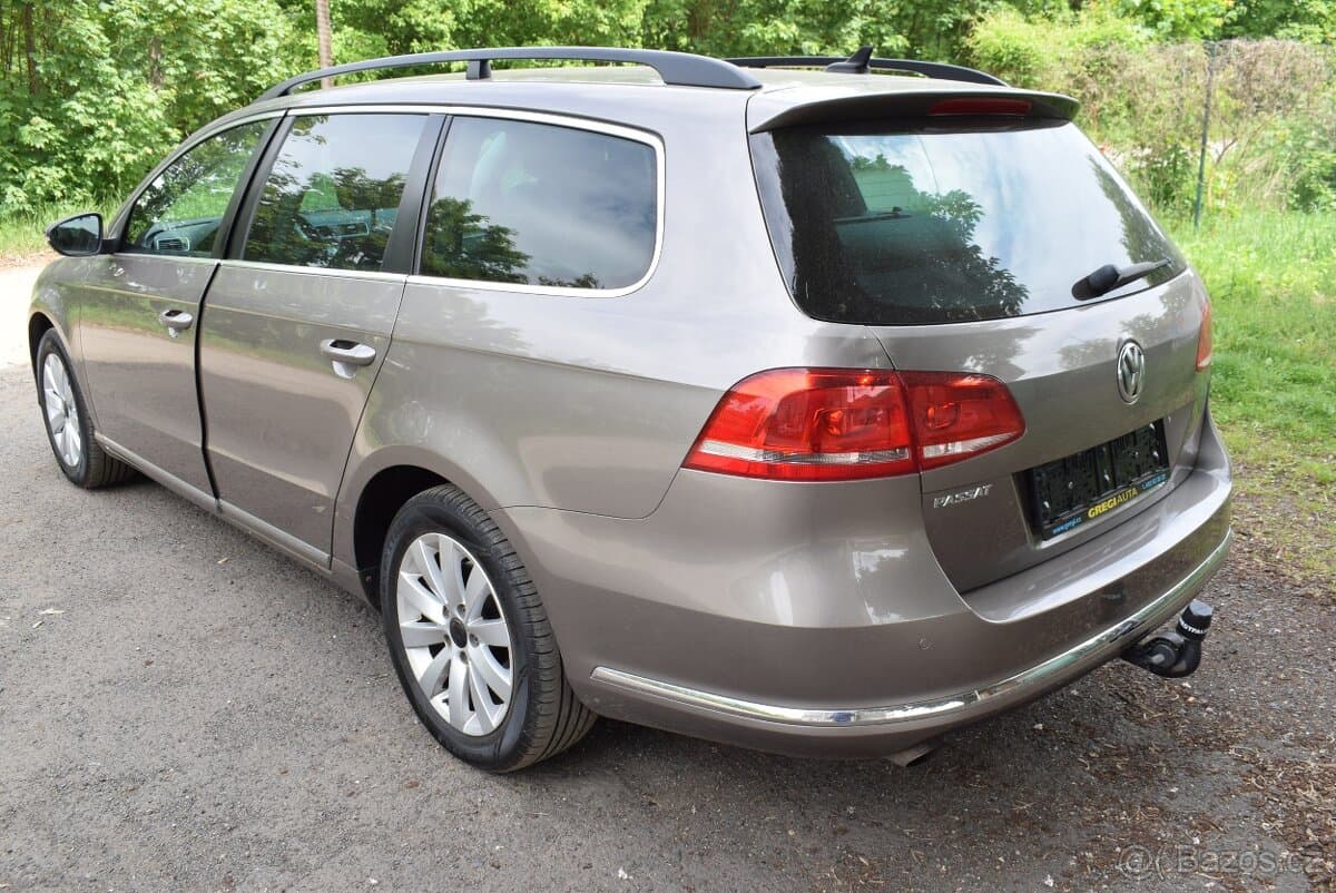 2011 Volkswagen PASSAT - 4