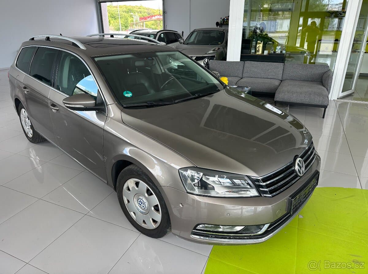 2011 Volkswagen PASSAT - 4