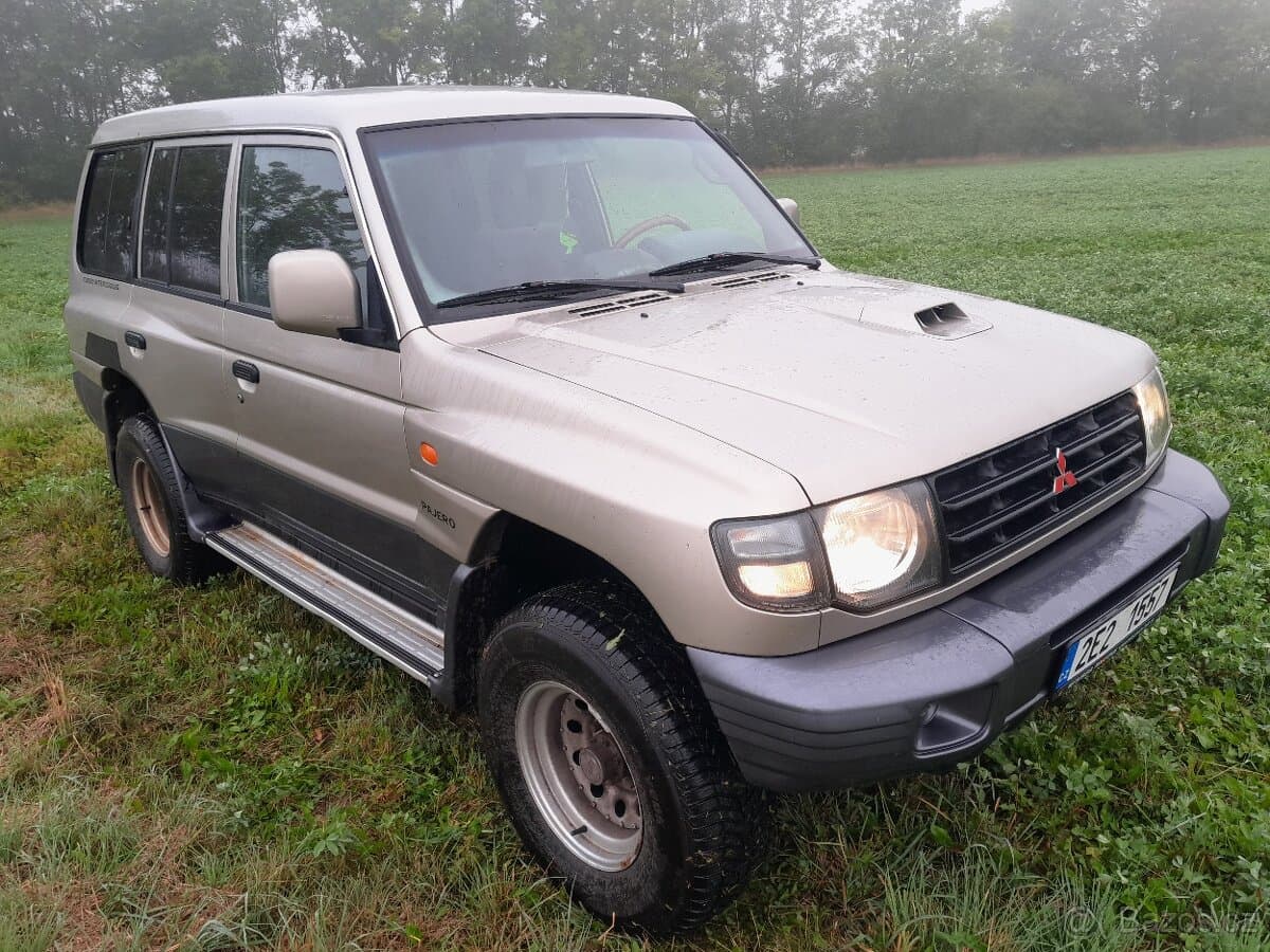 2004 Mitsubishi PAJERO - 4