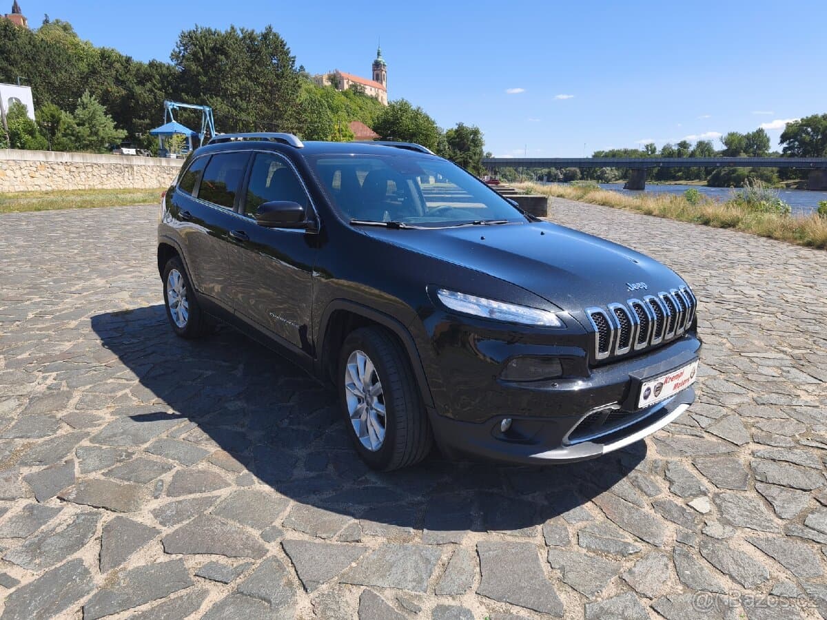 2017 Jeep CHEROKEE - 4