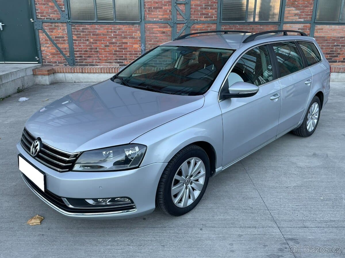 2011 Volkswagen PASSAT - 4