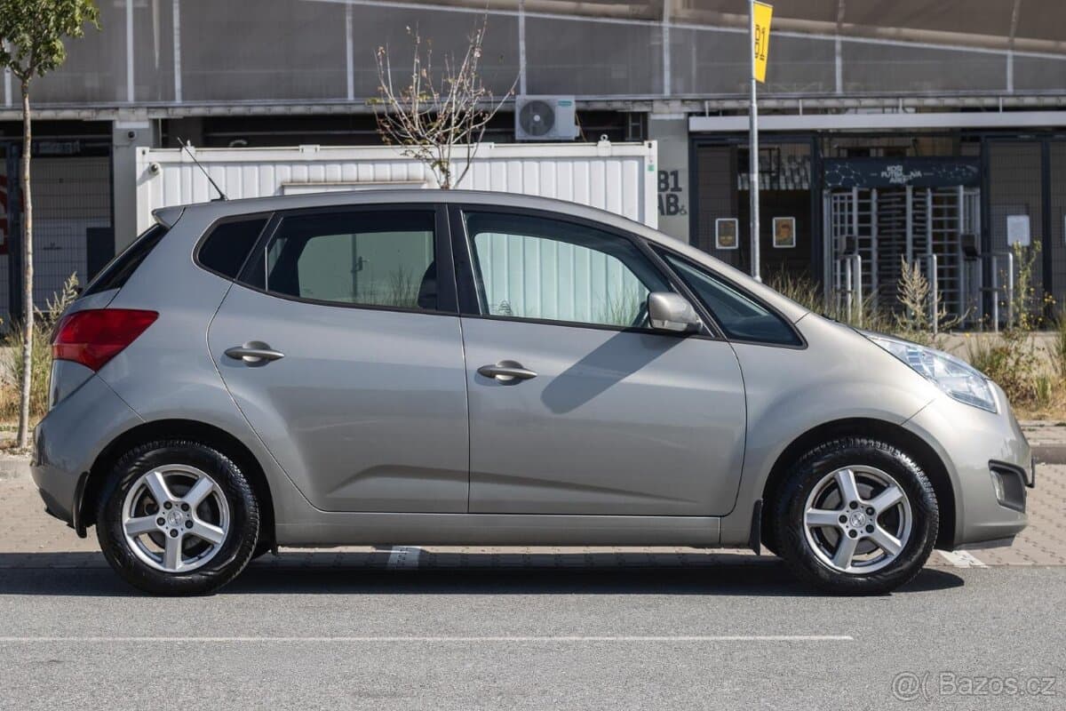 2015 Kia VENGA - 4