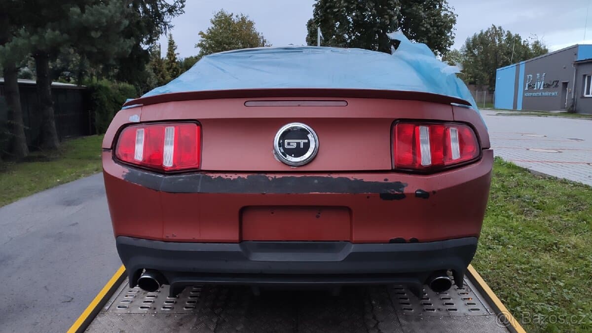 2011 Ford MUSTANG - 4