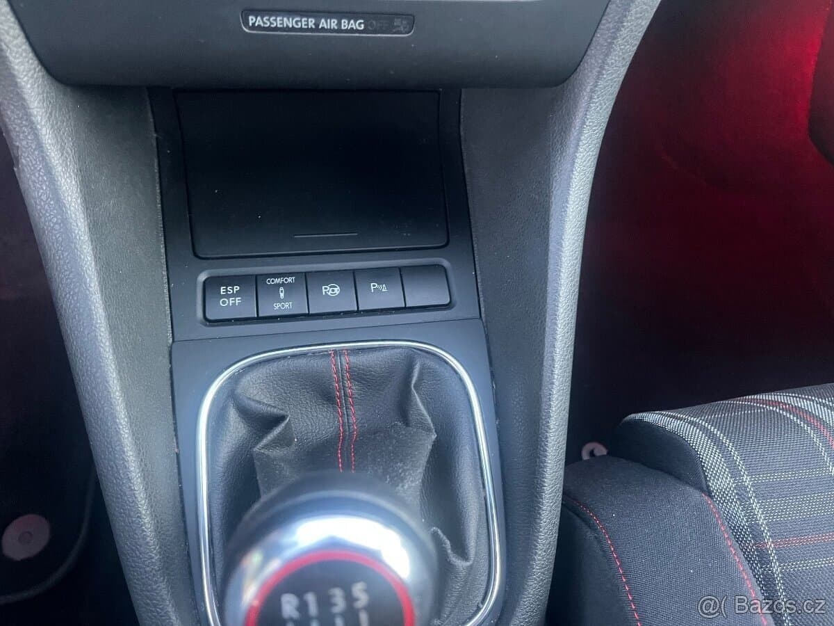 2010 Volkswagen GOLF - 4