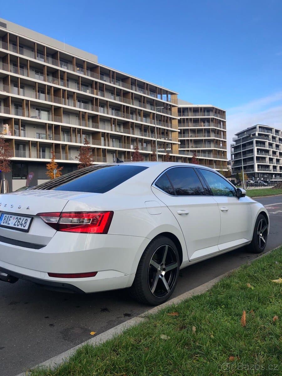 2020 Škoda SUPERB - 4