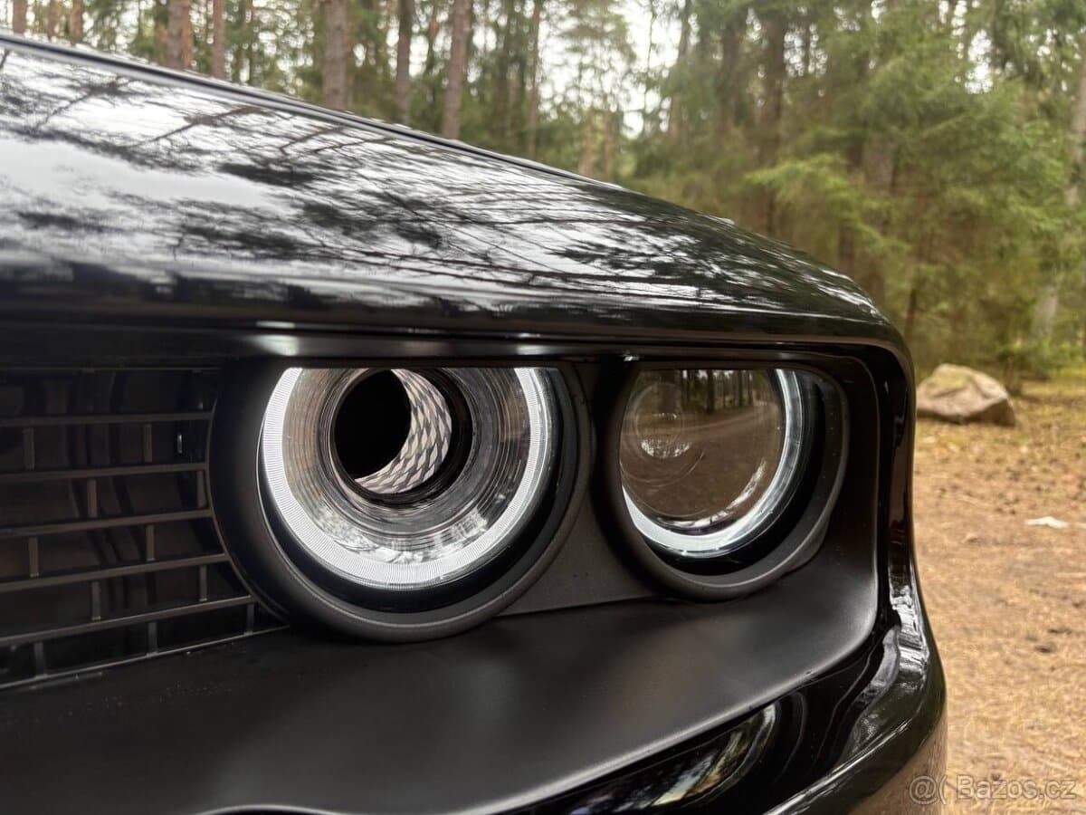 2017 Dodge CHALLENGER - 4