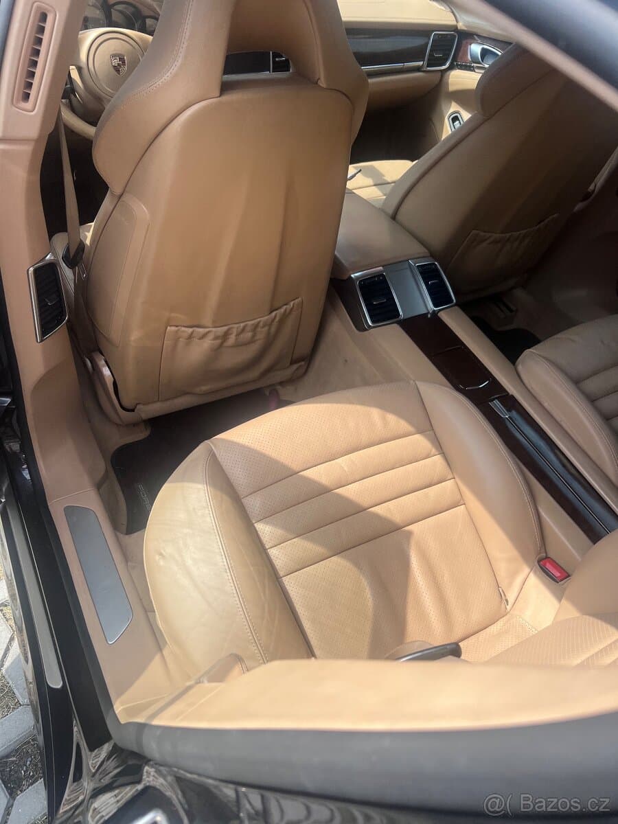 Porsche PANAMERA - 4