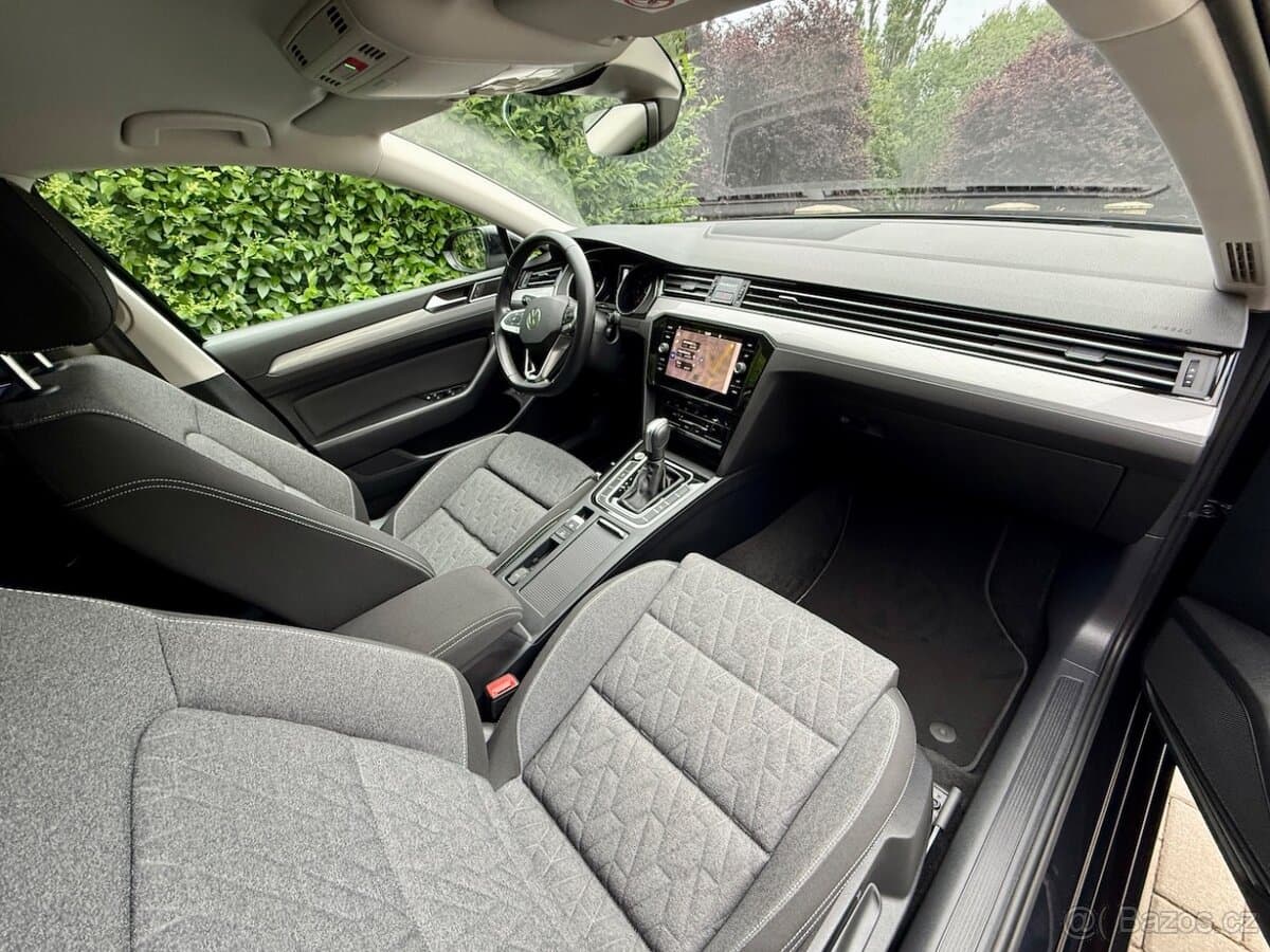 2023 Volkswagen PASSAT - 4