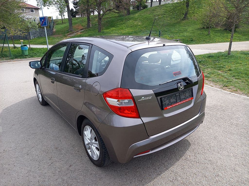 2011 Honda JAZZ - 4