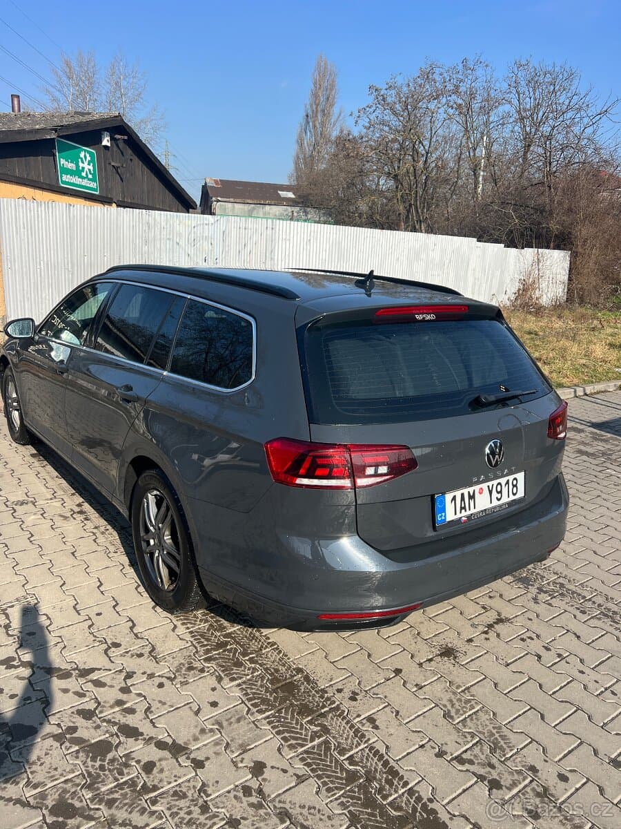 2021 Volkswagen PASSAT - 4