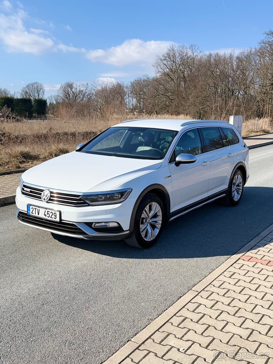 2016 Volkswagen PASSAT - 4