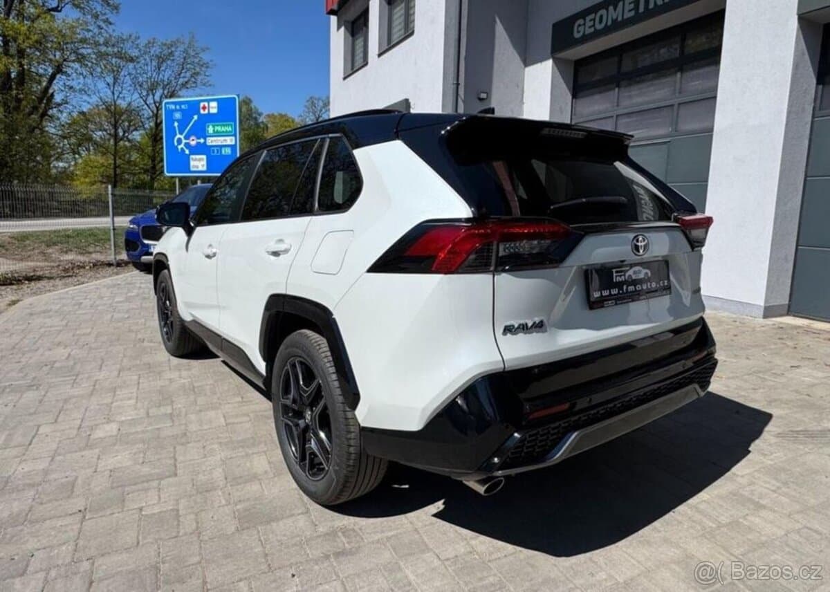 2024 Toyota RAV4 - 4