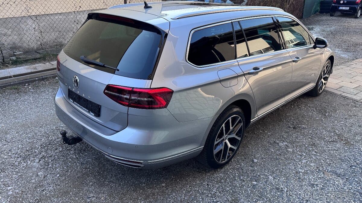 2018 Volkswagen PASSAT - 4