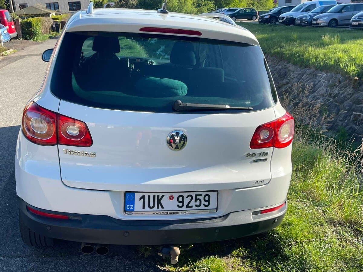 2010 Volkswagen TIGUAN - 4