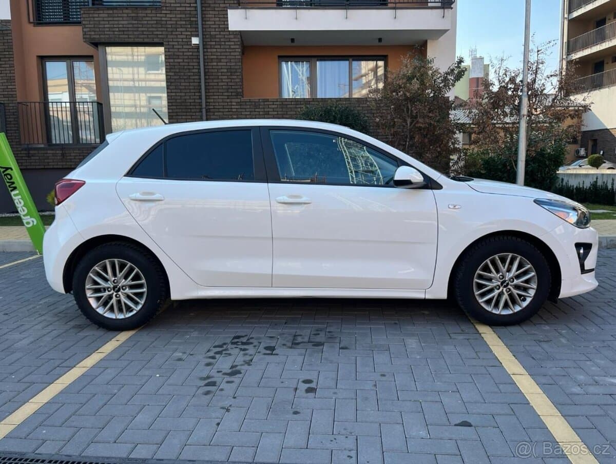 2021 Kia RIO - 4