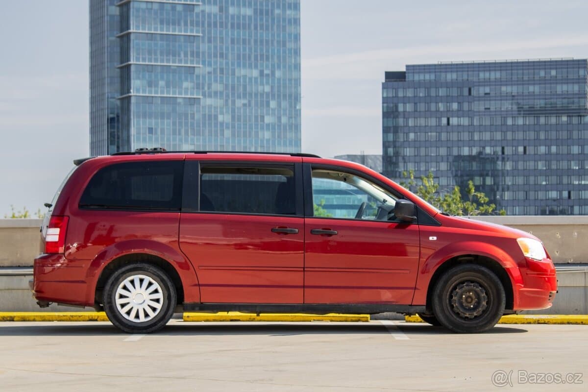 2009 Chrysler VOYAGER - 4