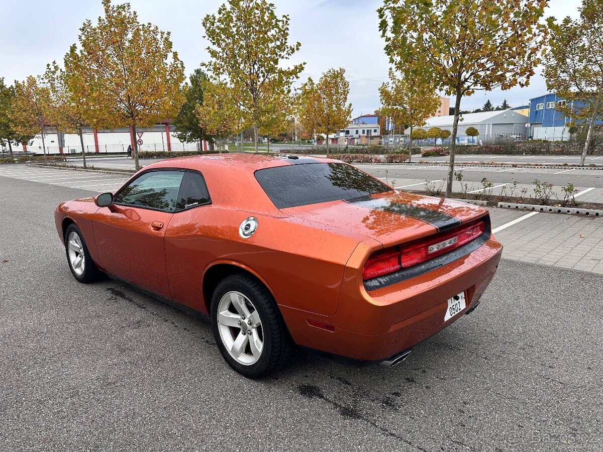 Dodge CHALLENGER - 4