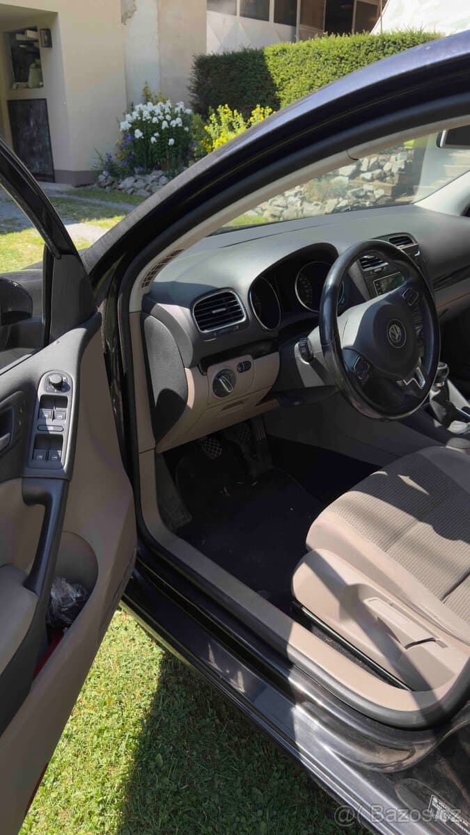 Volkswagen GOLF - 4