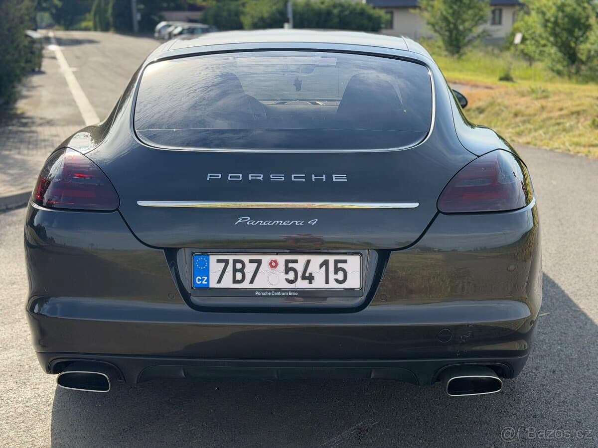 2011 Porsche PANAMERA - 4