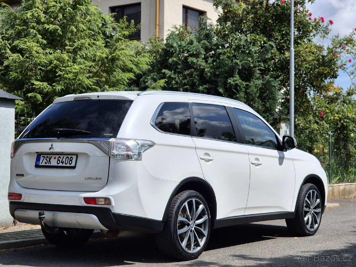 2015 Mitsubishi OUTLANDER - 4