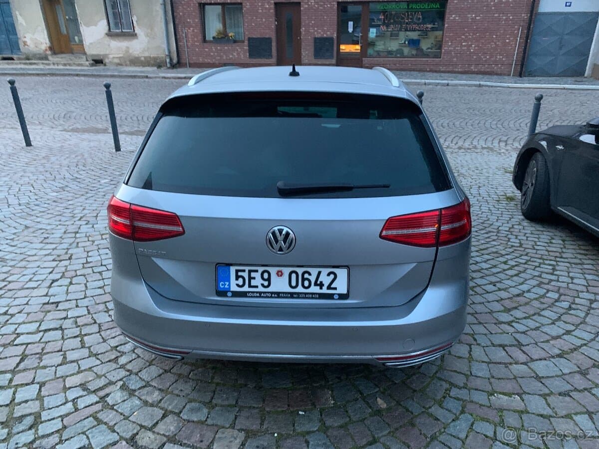 2018 Volkswagen PASSAT - 4