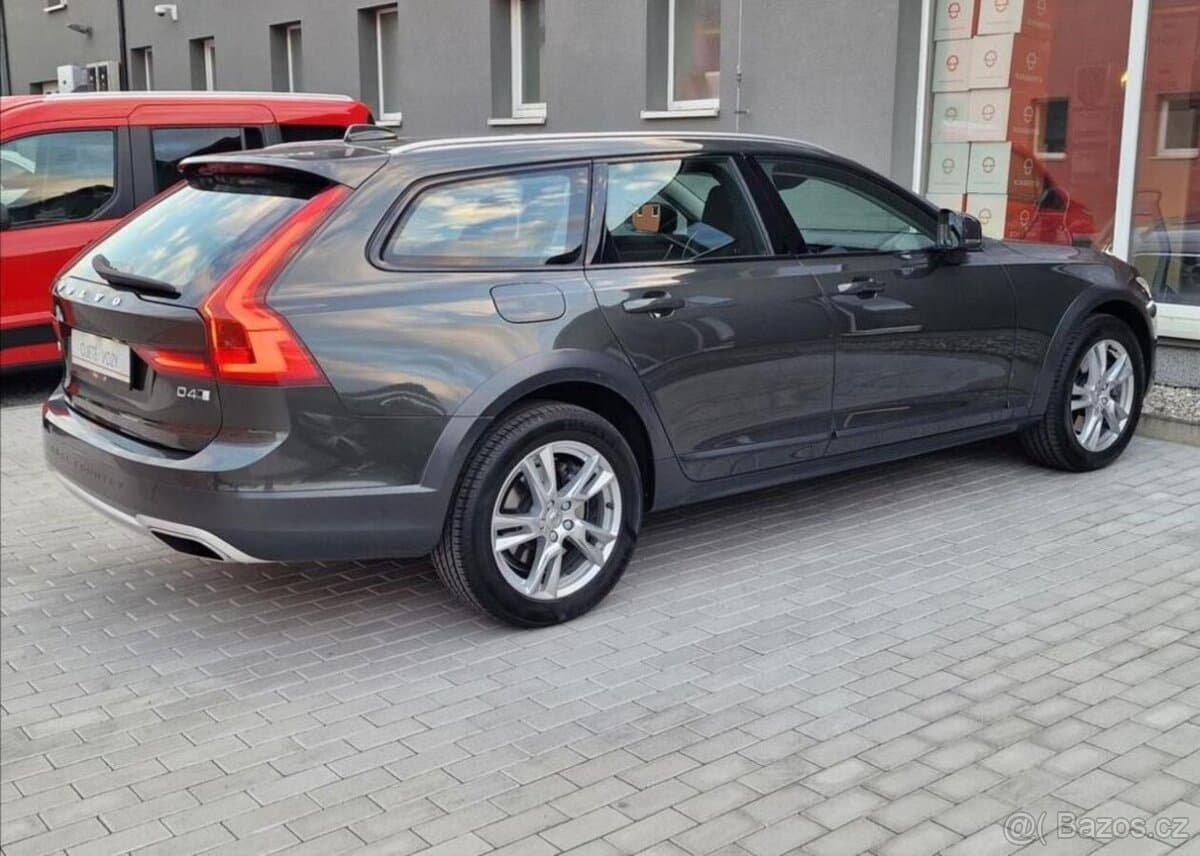 2019 Volvo V90 - 4